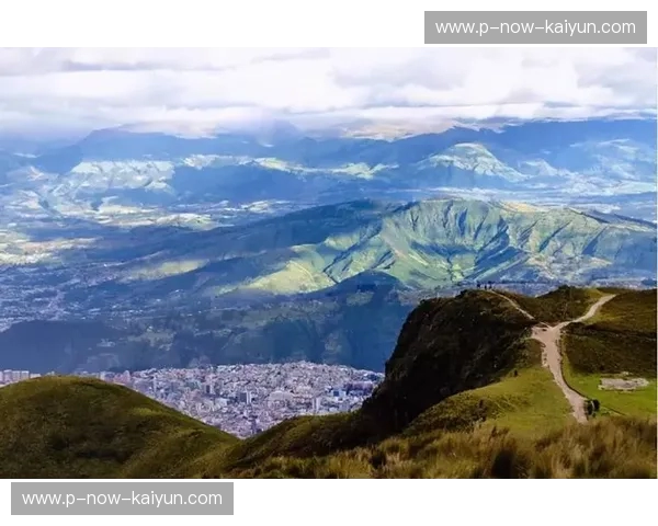 从安第斯之巅到红海之滨:厄瓜多尔与沙特,一场被低估的“黑马”王权争夺战 从安第斯之巅到红海之滨:厄瓜多尔与沙特,一场被低估的“黑马”王权争夺战